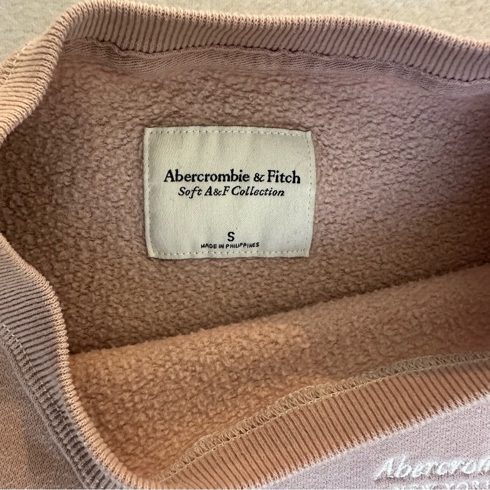 Abercrombie & Fitch Crewneck Soft Tan Pink Sweatshirt Oversized Women’s Size S - Picture 4 of 4